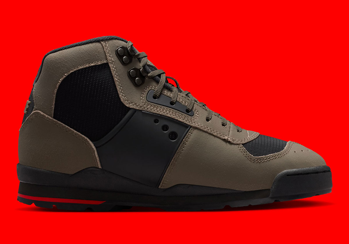 nike-baltoro-olive-khaki-university-red-black-io4556-200-3