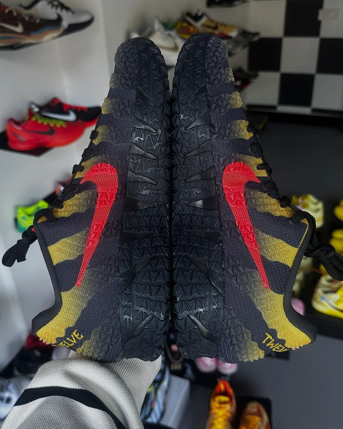 nike-ja-3-jurassic-park-IU7240-001-6
