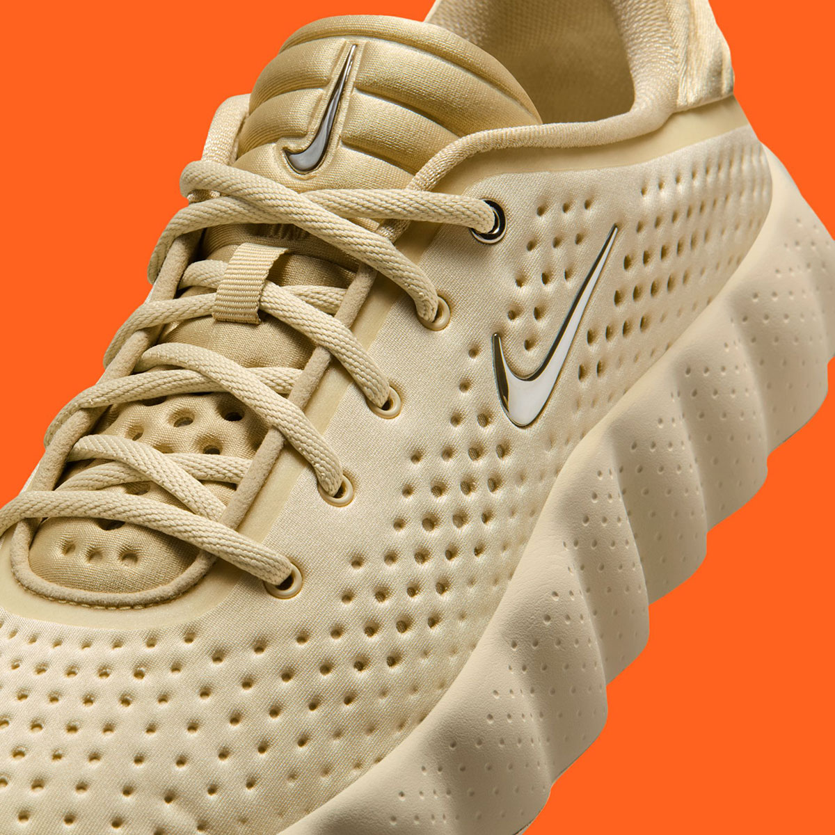 nike-mind-002-light-khaki-desert-khaki-hyper-crimson-hq4308-200-7