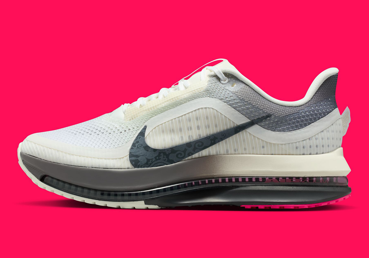 nike-pegasus-premium-year-of-the-horse-iq1130-001-2