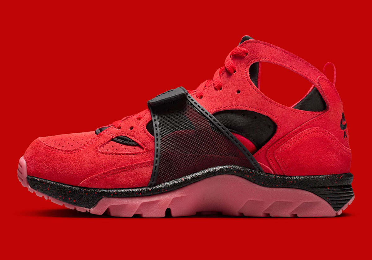 nike-trainer-huarache-challenge-red-black-iq0615-600-1