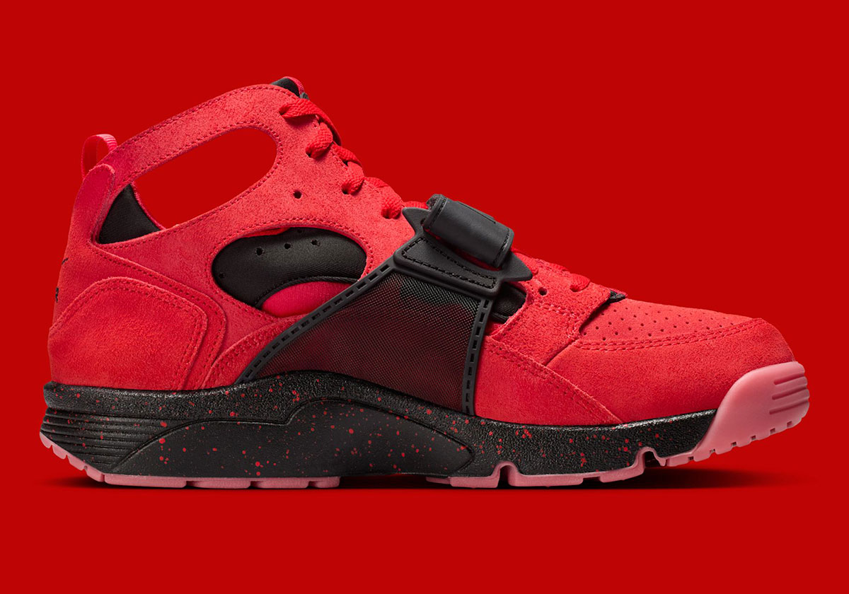 nike-trainer-huarache-challenge-red-black-iq0615-600-3