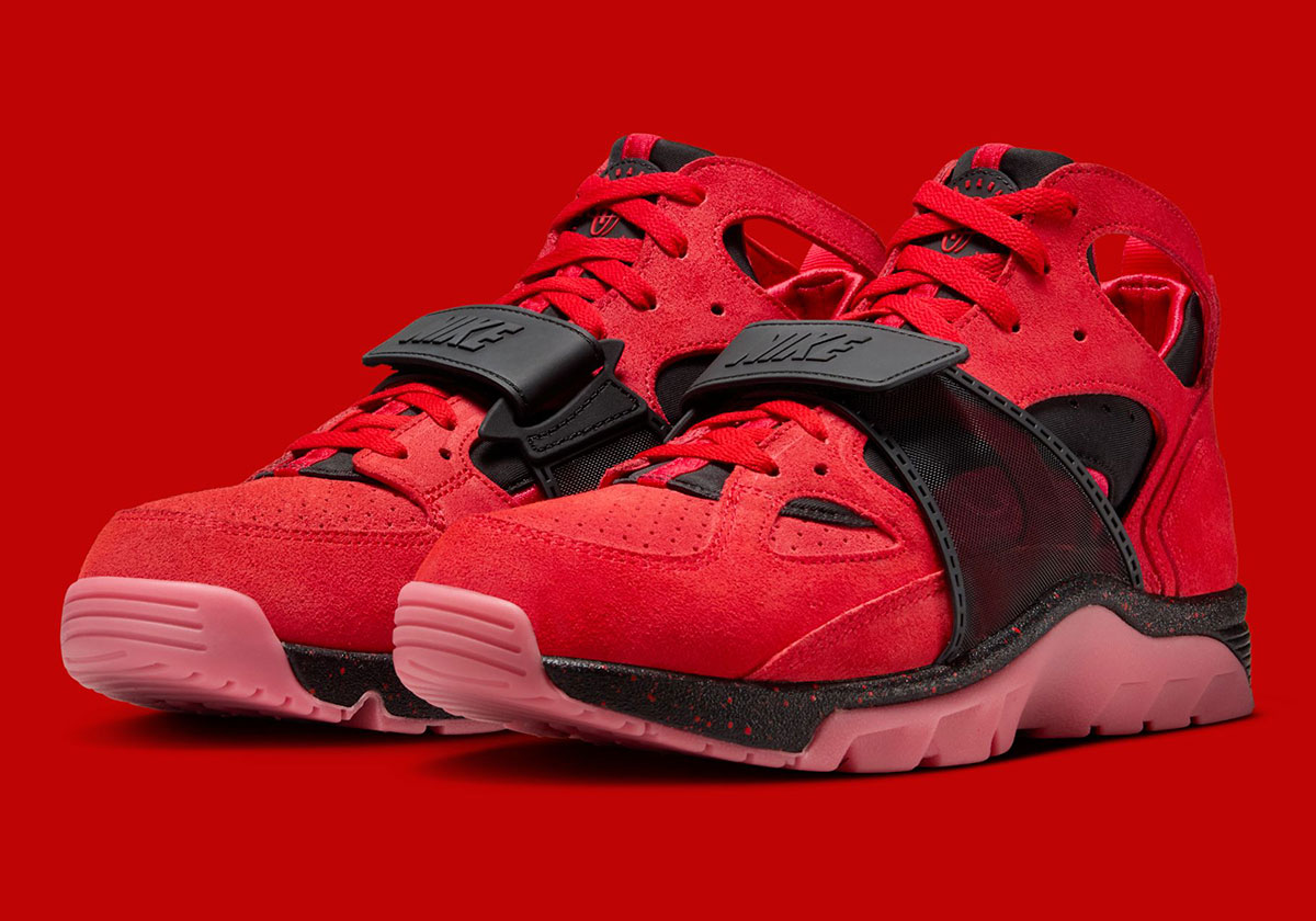 nike-trainer-huarache-challenge-red-black-iq0615-600-5