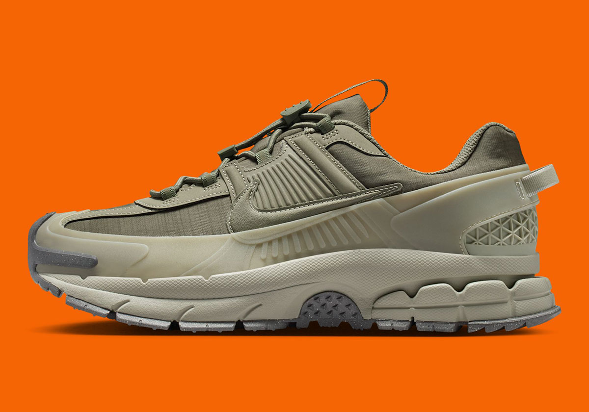 nike-zoom-vomero-5-roam-silver-sage-spruce-fog-barely-volt-hj4646-300-5