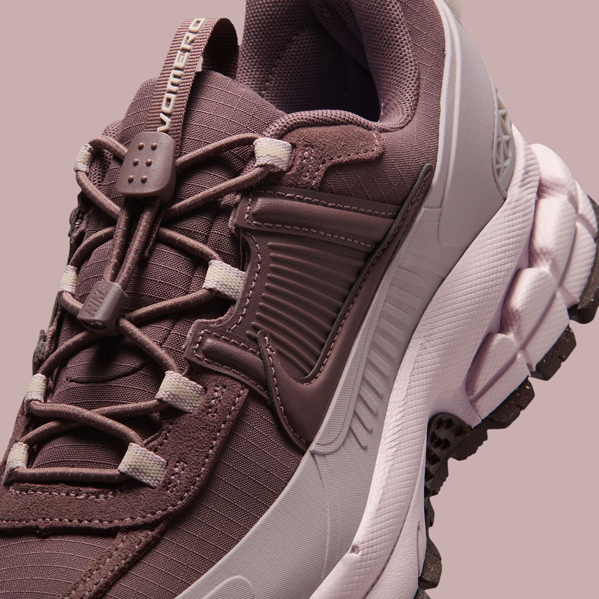 nike-zoom-vomero-5-roam-tart-particle-rose-silt-red-hq2181-501-7