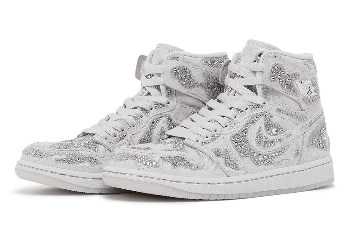 swarovski-air-jordan-1-hf6248-002-7