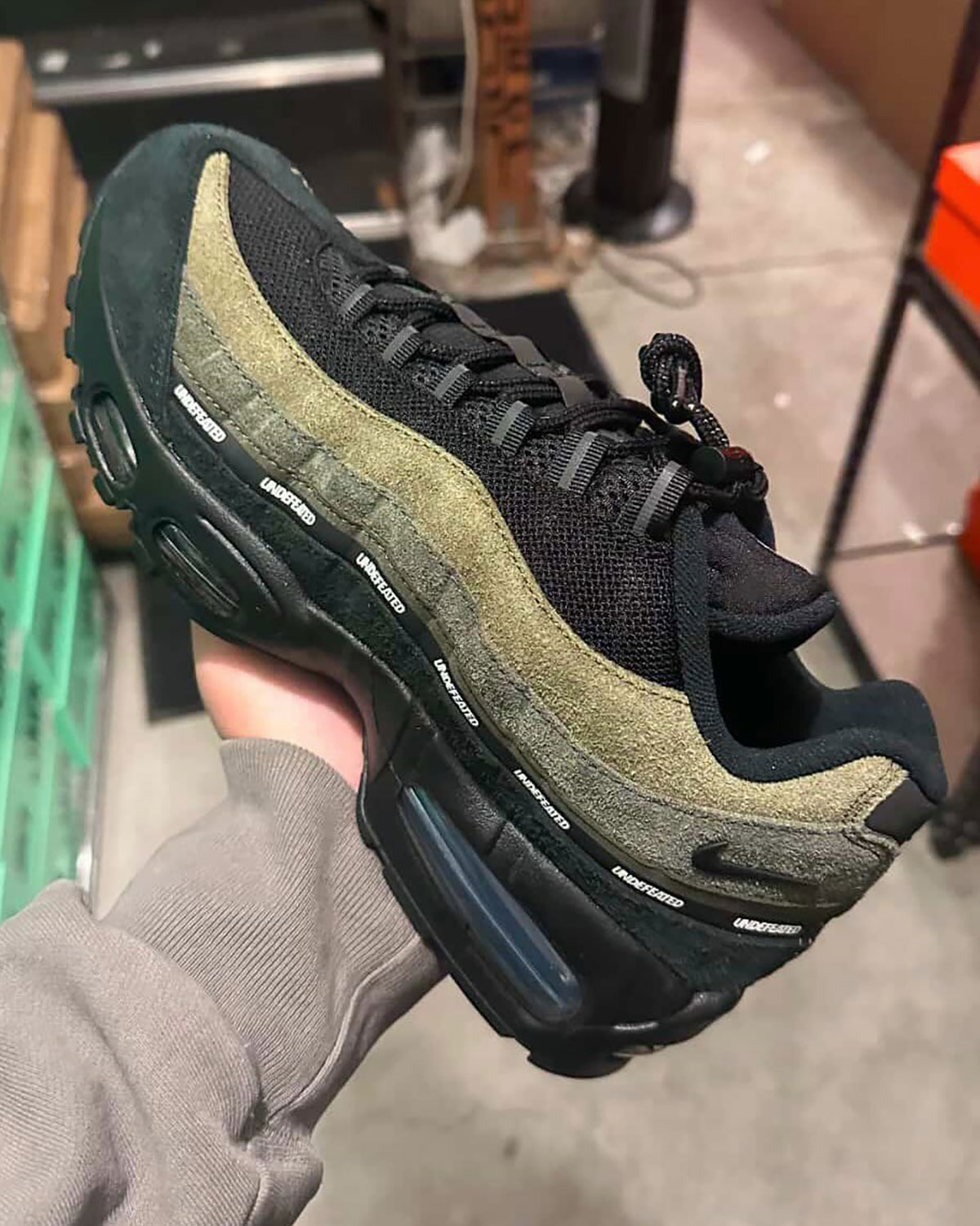 undefeated-nike-air-max-95-la-brea-2