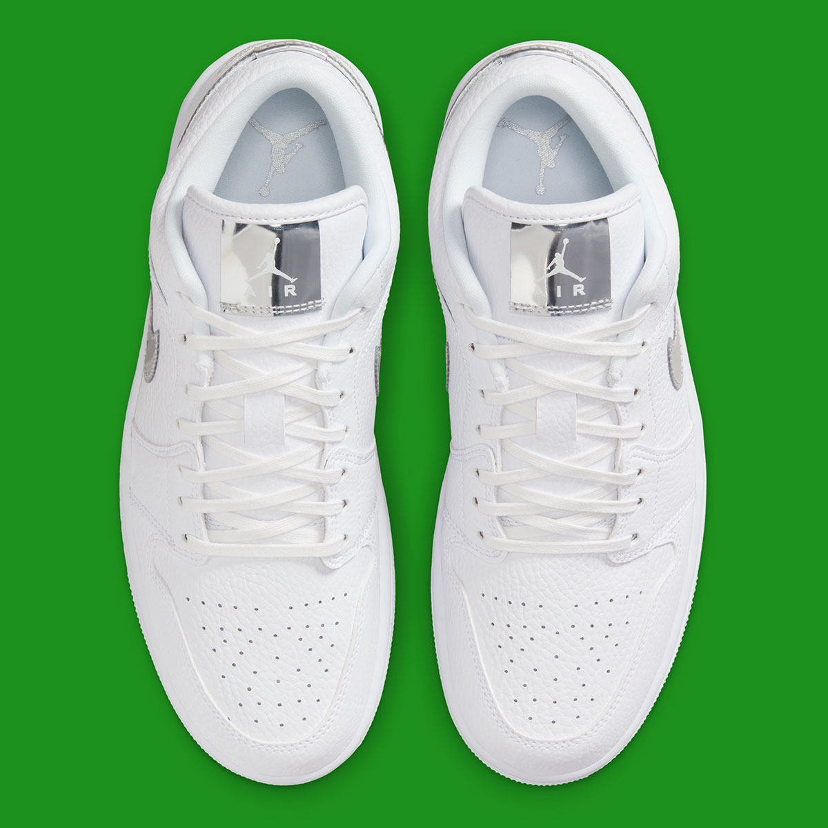 air-jordan-1-low-white-metallic-silver-iq9381-100-4