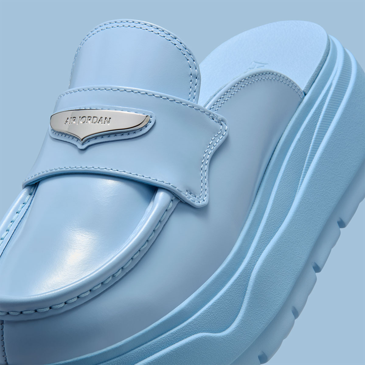 air-jordan-mule-psychic-blue-metallic-silver-hj4292-402-6