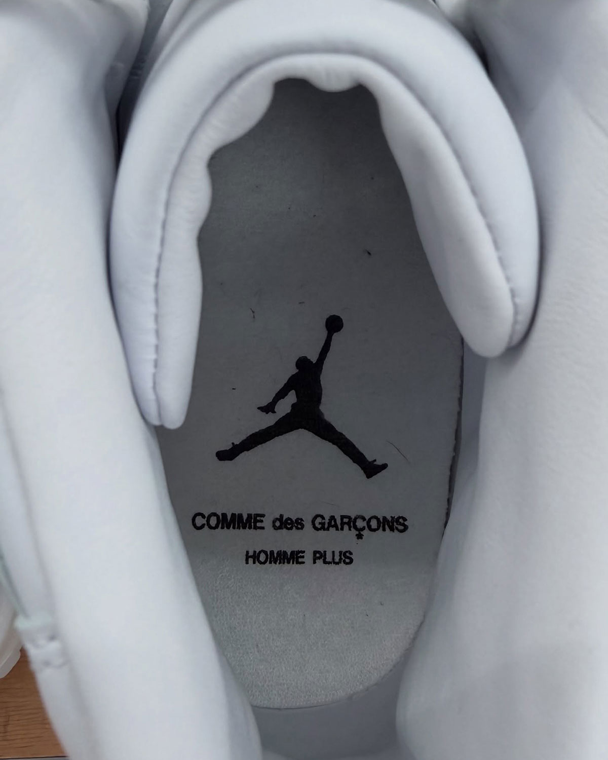 comme-des-garcons-homme-plus-air-jordan-11-4