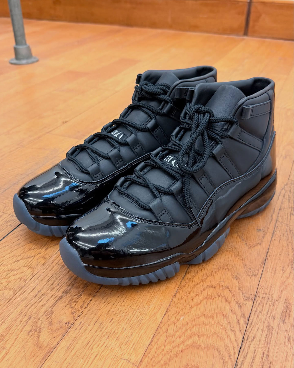 comme-des-garcons-homme-plus-air-jordan-11-7