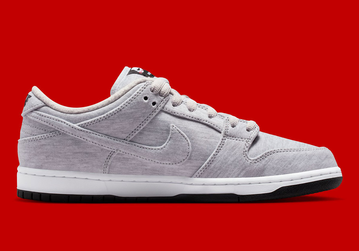 costco-nike-sb-dunk-low-kirkland-signature-IF0673-001-4