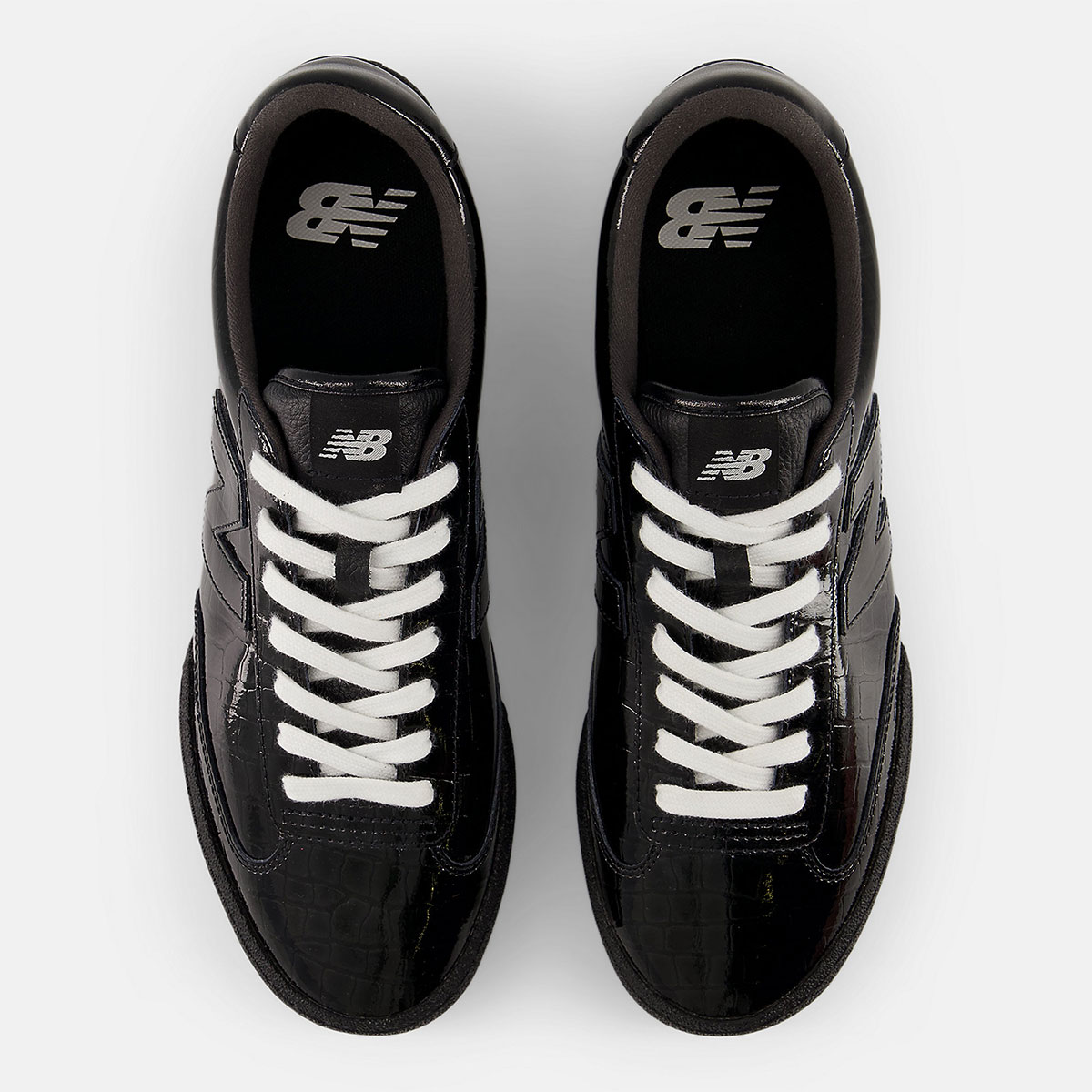 new-balance-gator-run-black-UGTR2SV-2