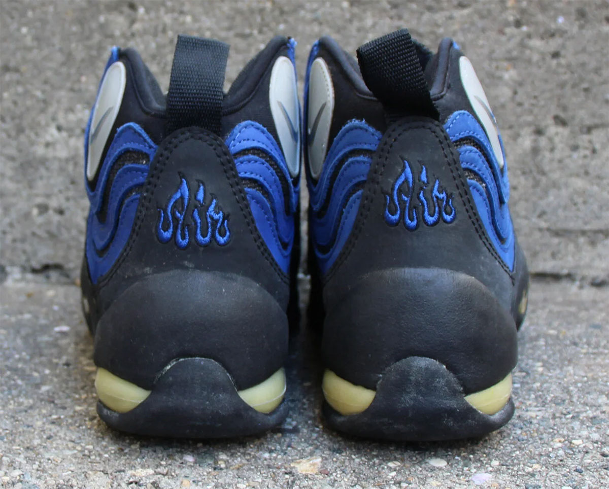 nike-air-bakin-varsity-royal-black-2026-1