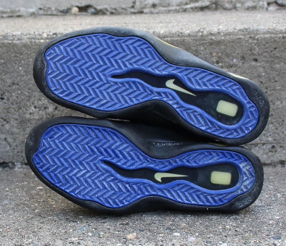 nike-air-bakin-varsity-royal-black-2026-2