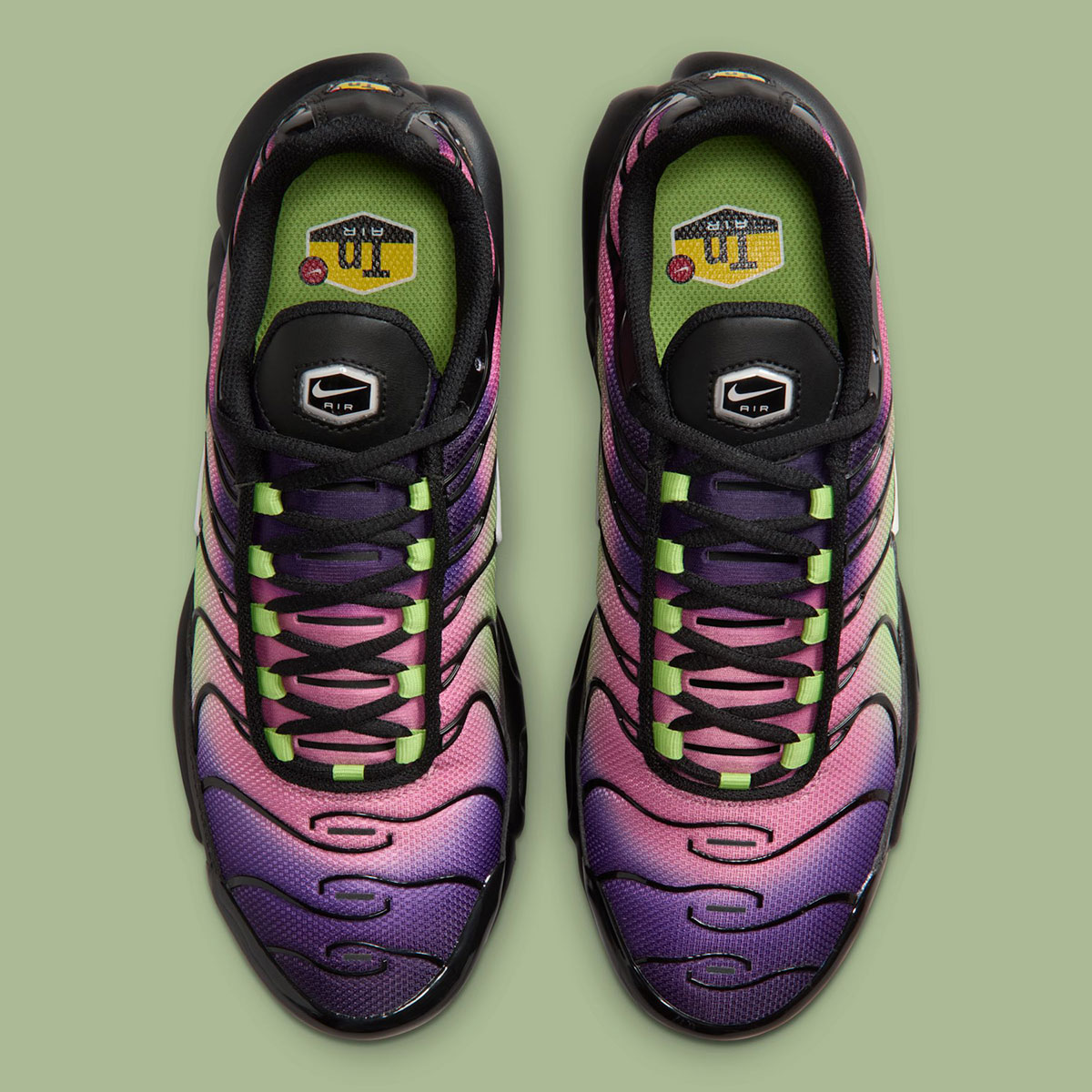 nike-air-max-plus-black-purple-dynasty-desert-berry-DZ3670-006-5