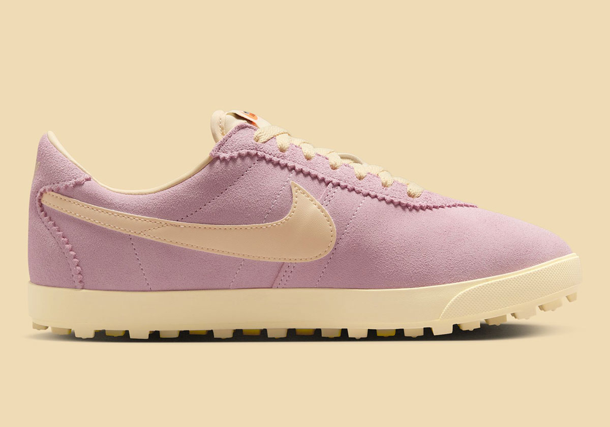 nike-astrograbber-pink-muslin-IQ7611-600-1