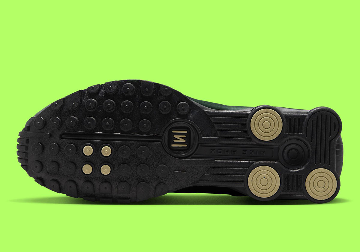 nike-shox-r4-black-spruce-spruce-fog-black-olive-aura-hq1988-300-2