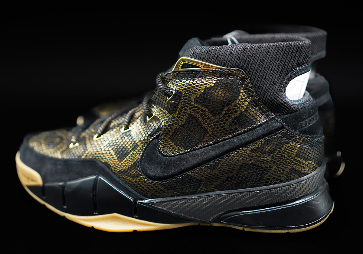 nike-zoom-kobe-1-lux-snakeskin-sample-5