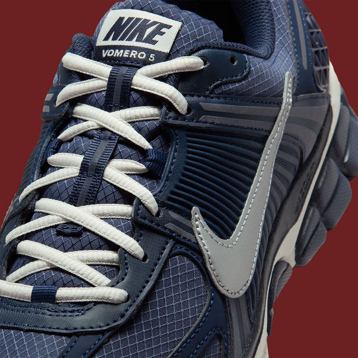 nike-zoom-vomero-5-blue-void-midnight-navy-light-orewood-brown-metallic-silver-iq6589-400-7