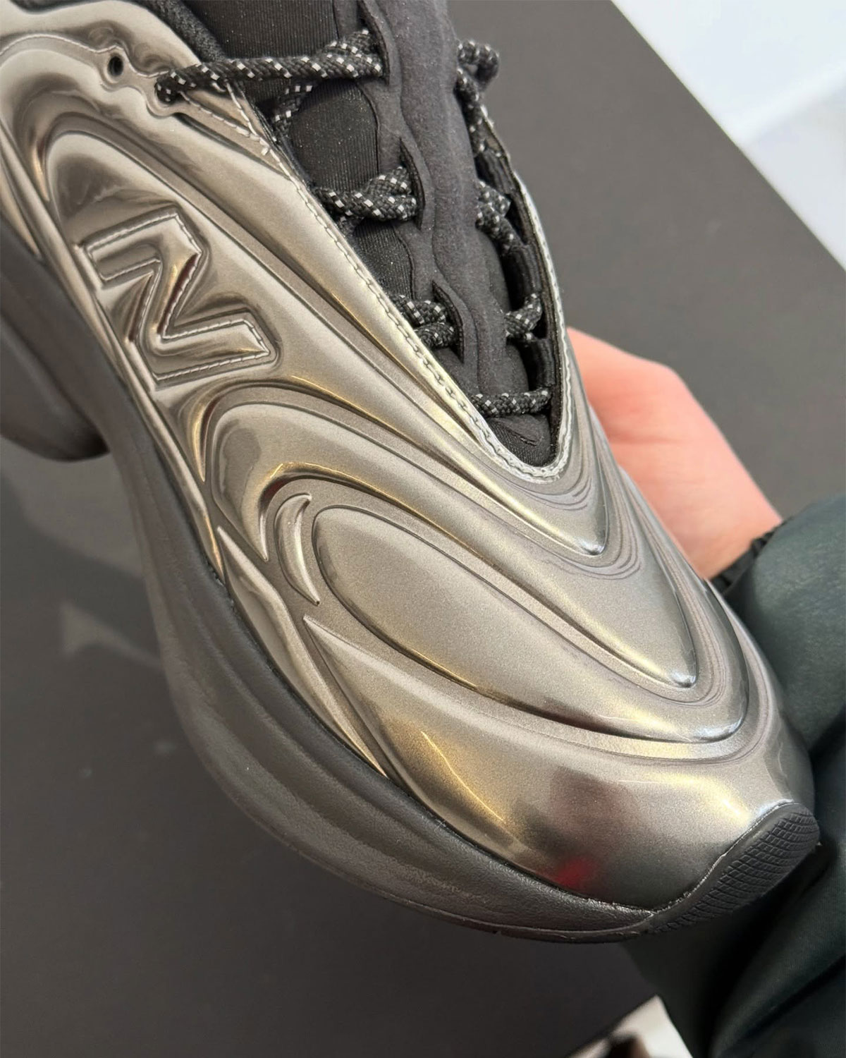 slamjam-new-balance-5030-4