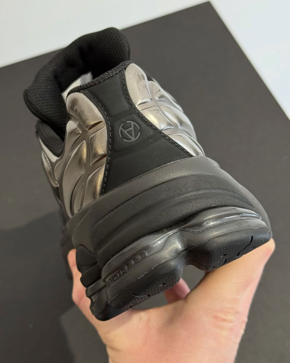 slamjam-new-balance-5030-5