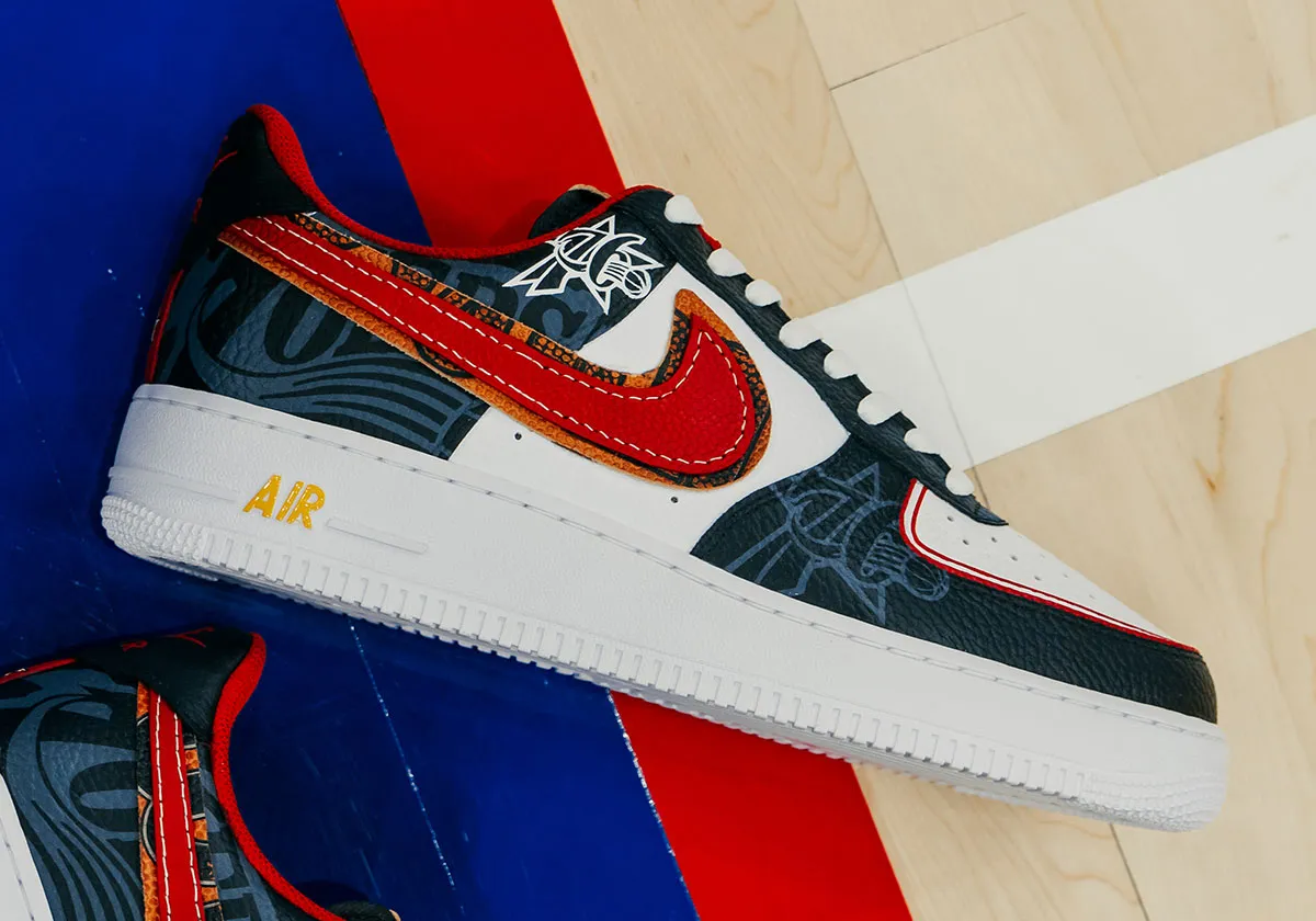 The 76ers Celebrate Their 2001 Squad With A Custom Air Force 1