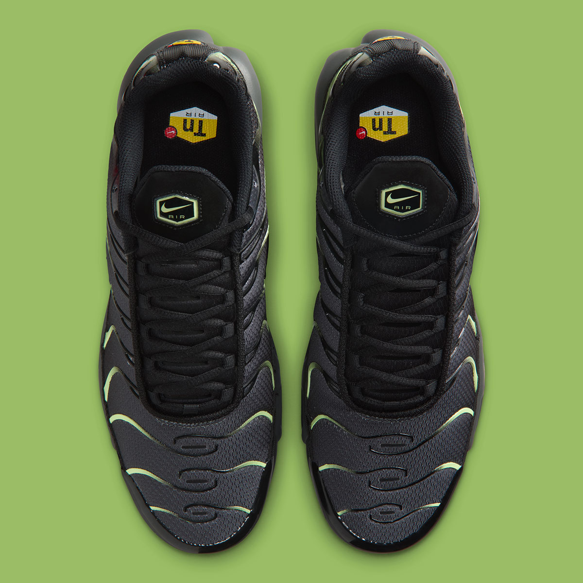 nike-air-max-plus-iron-grey-light-liquid-lime-black-dm0032-035-5
