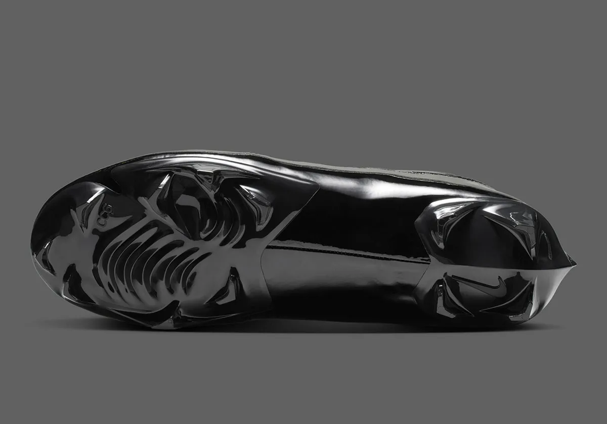 The Air Jordan 11 Football Cleat Continues Its Market Rush With “Anthracite”