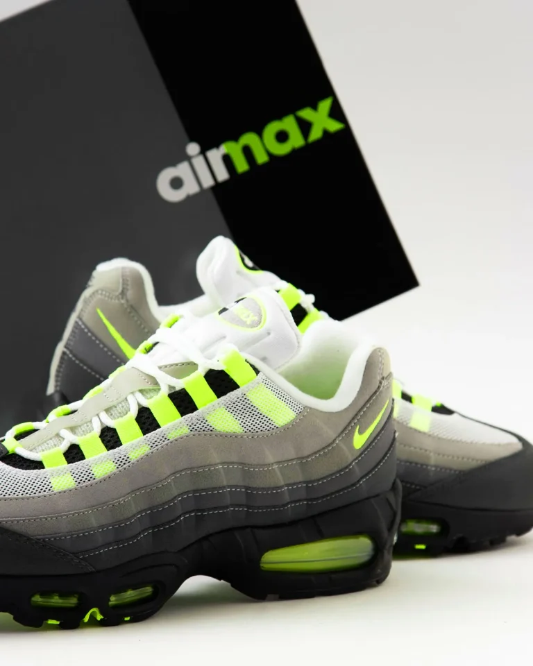 Nike Air Max 95 Neon retorna em lançamento global em 2026