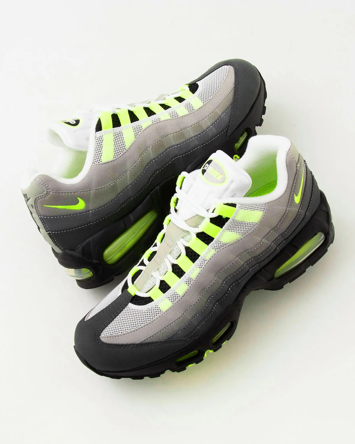 Nike Air Max 95 Neon retorna em 2026