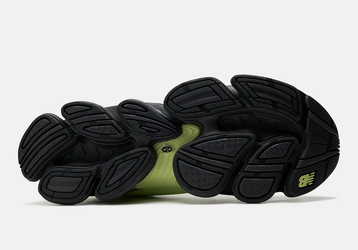 Flashy “Limelight” Energizes The New Balance 2000