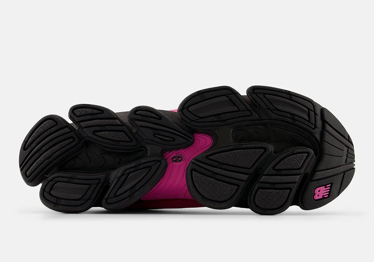 The New Balance 2000 Radiates “Pink Heat”