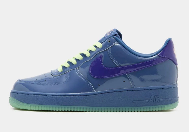 Nike Air Force 1 Low couro envernizado azul chega como aposta para o verão 2026