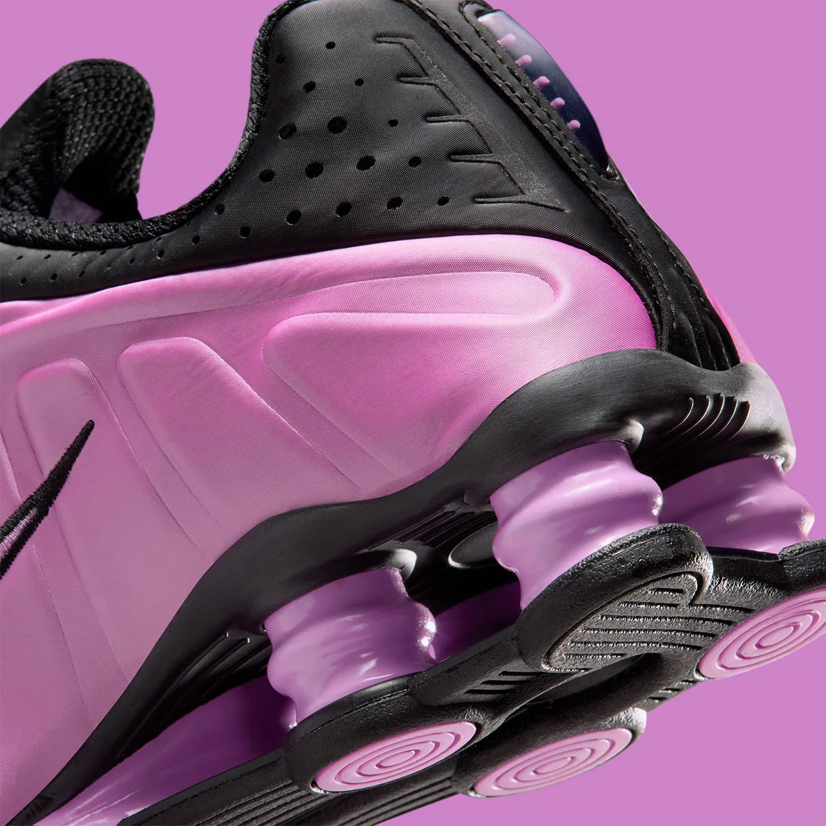 Nike Shox R4 Light Magenta reforça linha feminina