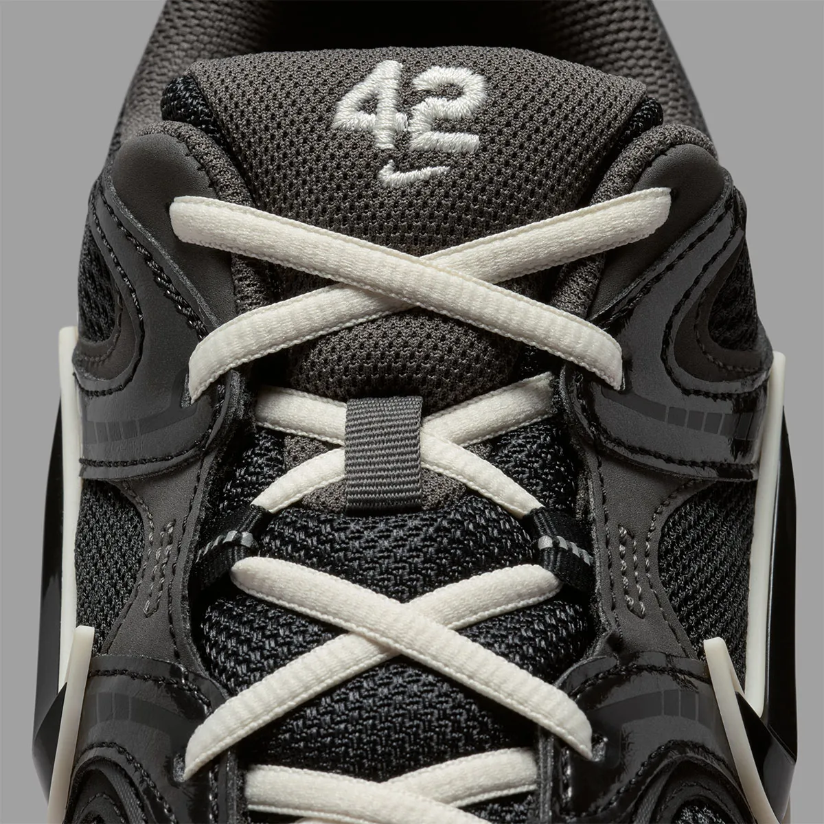 Nike Is Dropping A V5 RNR “Jackie Robinson” To Signal The Start Of Baseball Season