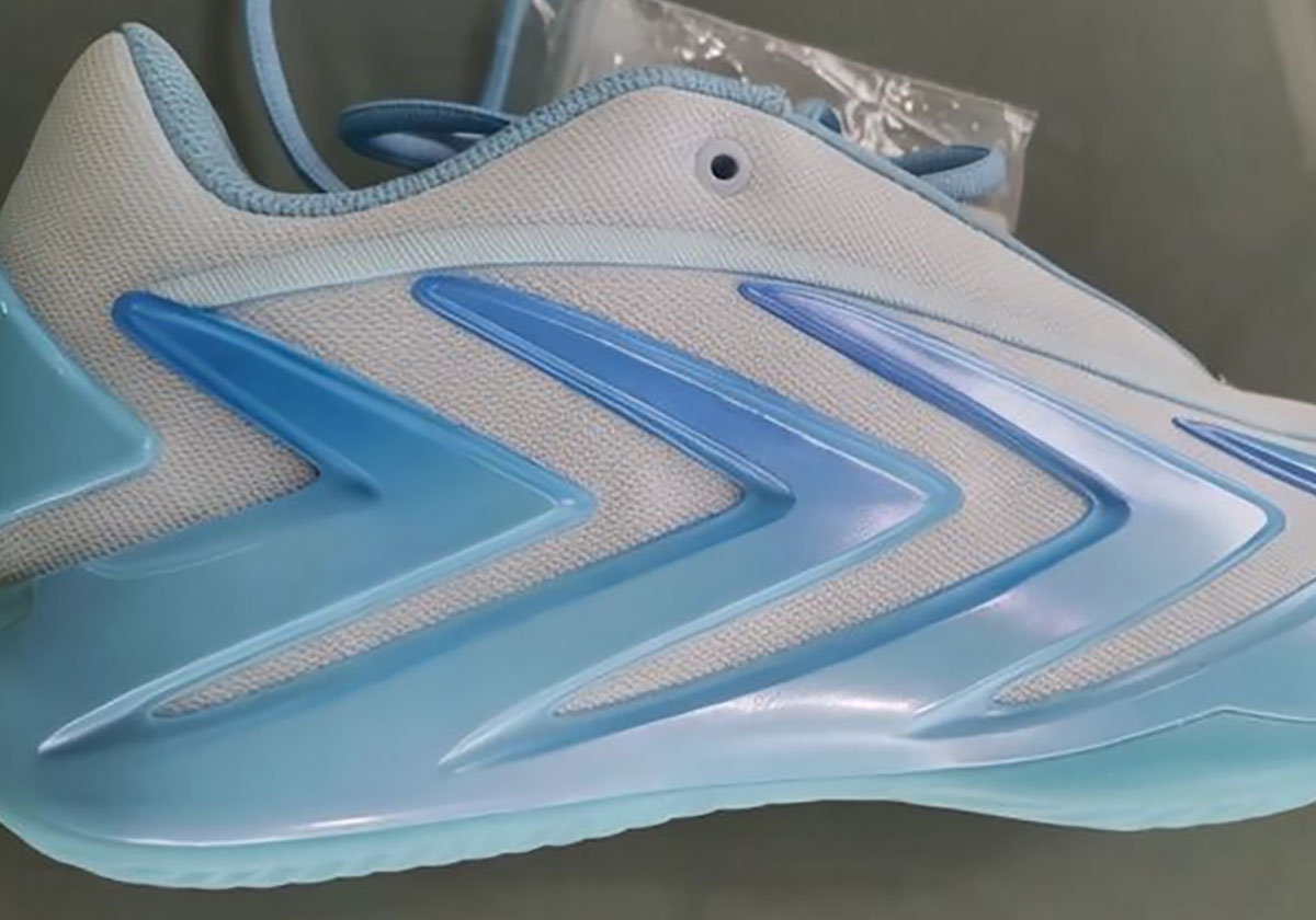 adidas Anthony Edwards 3 Sky Tint tem primeiras imagens reveladas