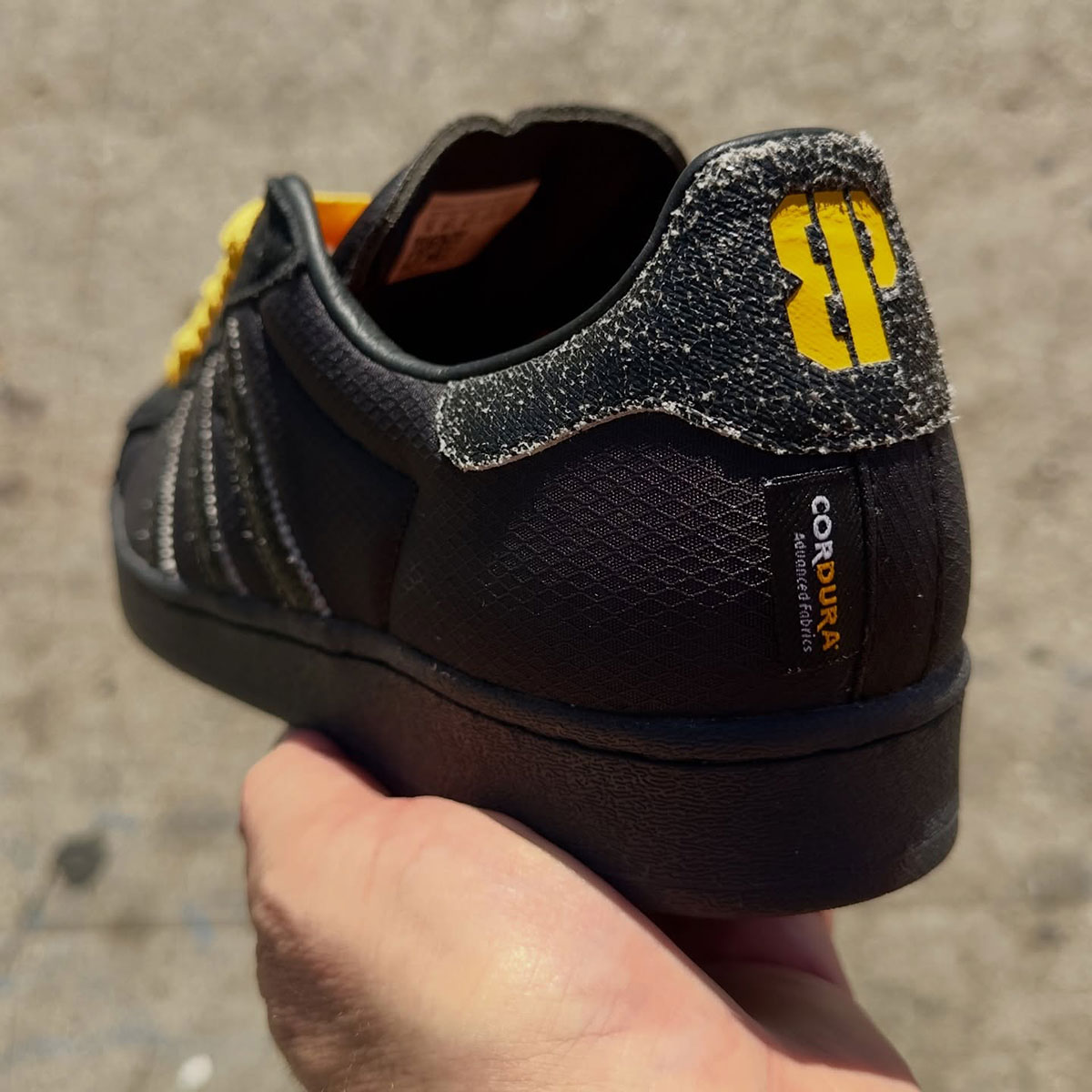 adidas-superstar-adv-anthrax-skate-heavy-metal-2