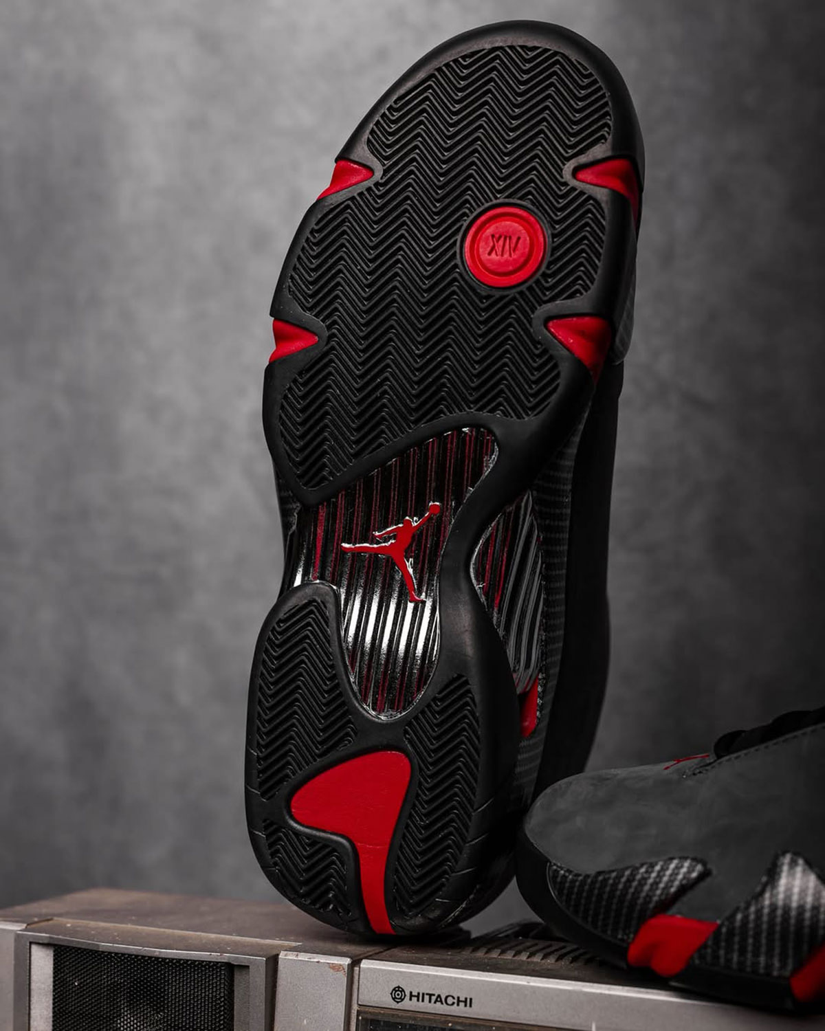 air-jordan-14-cincinnati-bearcats-pe-basquete-universitario-7