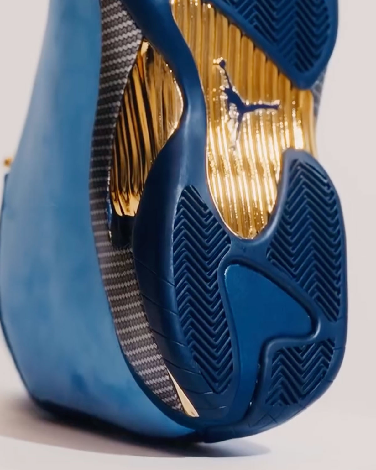 air-jordan-14-marquette-pe-jordan-brand-7