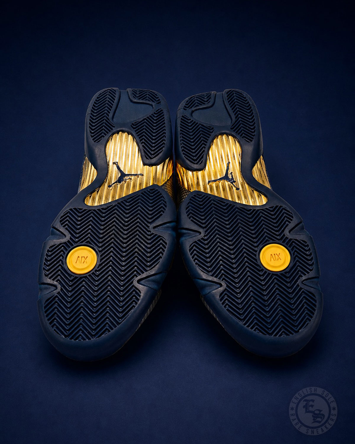 air-jordan-14-michigan-pe-celebra-wolverines-7