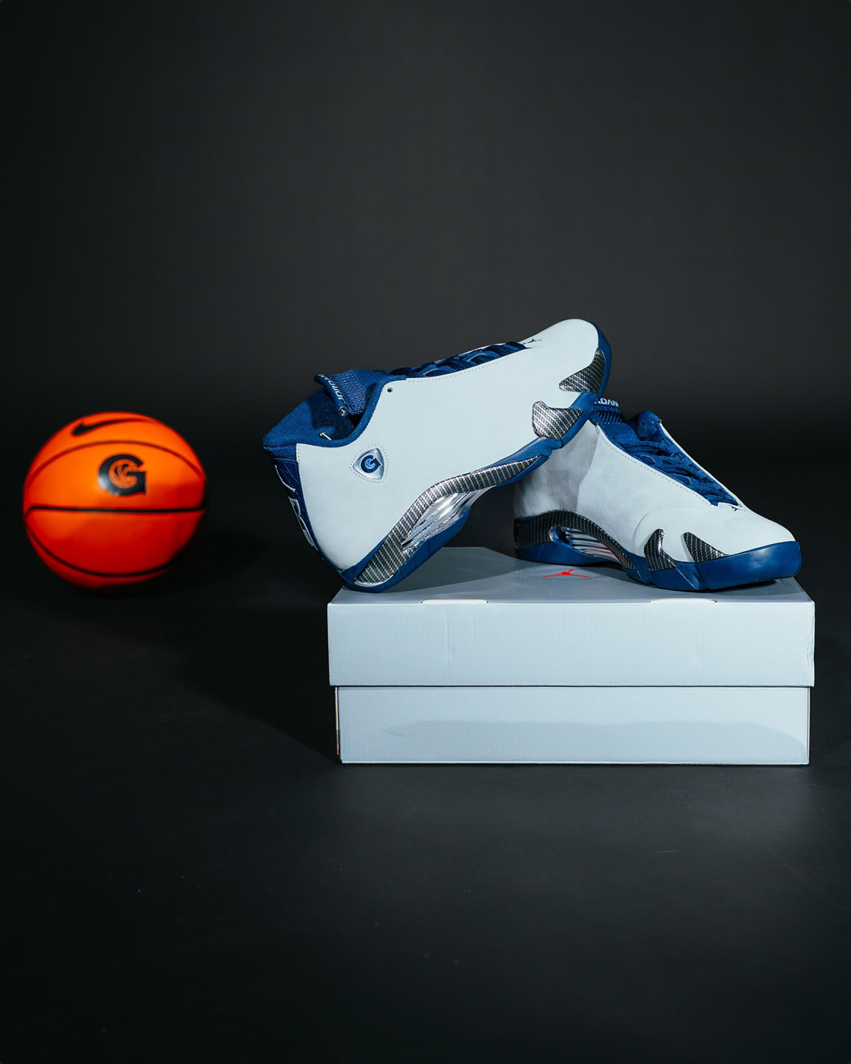 air-jordan-14-pe-georgetown-tour-exclusivo-hoyas-2