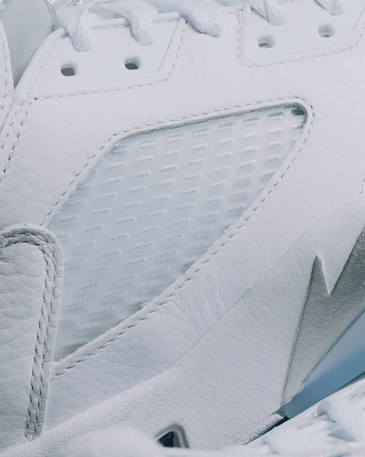 air-jordan-5-white-metallic-retorna-2026-familia-5