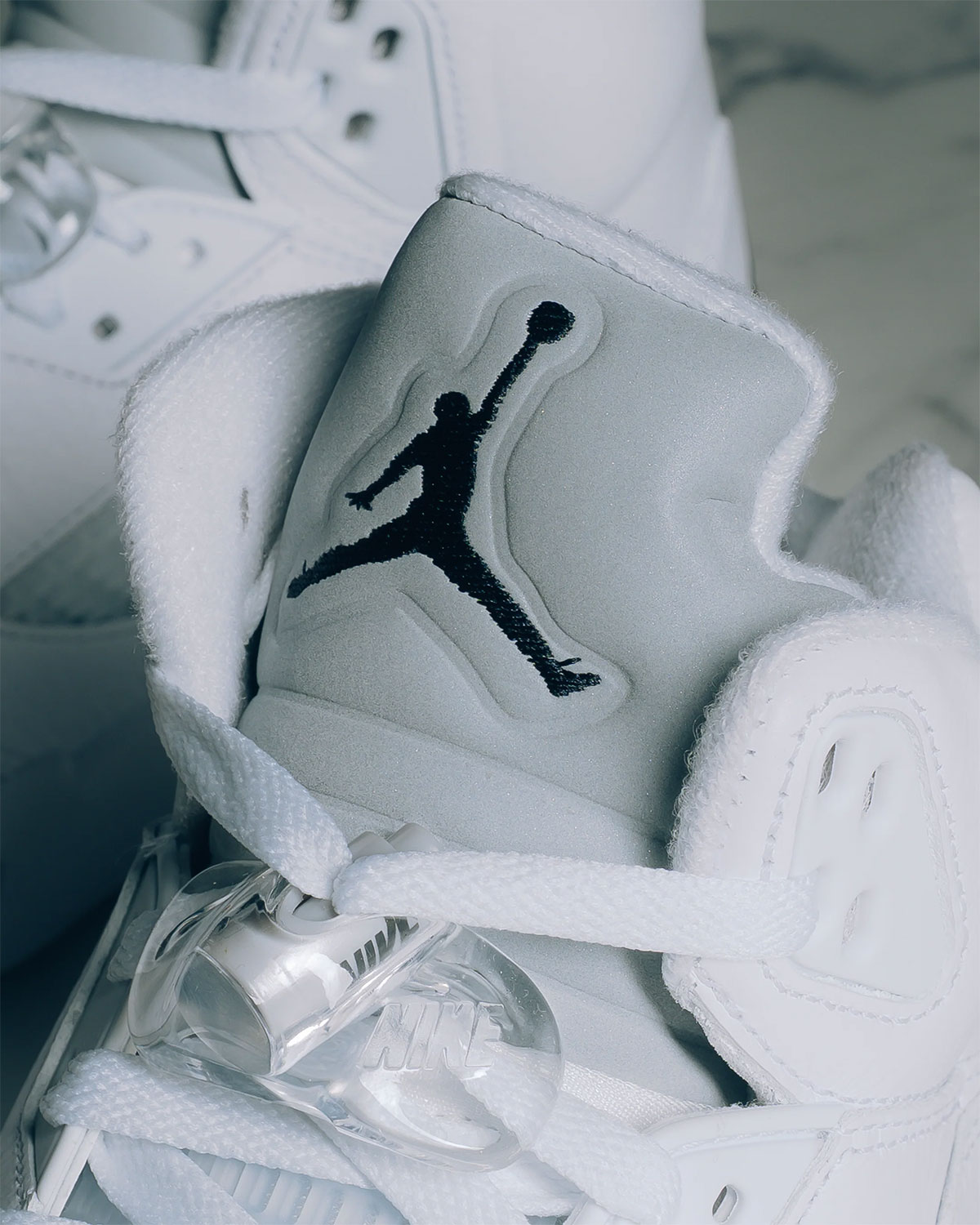 air-jordan-5-white-metallic-retorna-2026-familia-6