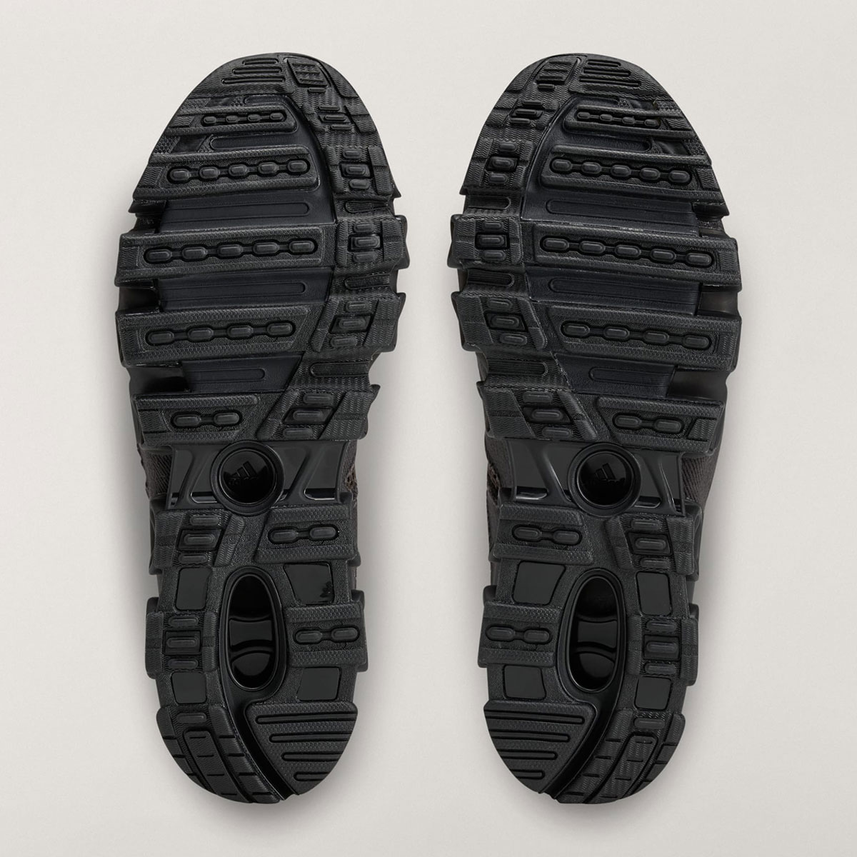 avavav-x-adidas-megaride-lancamento-global-2026-6