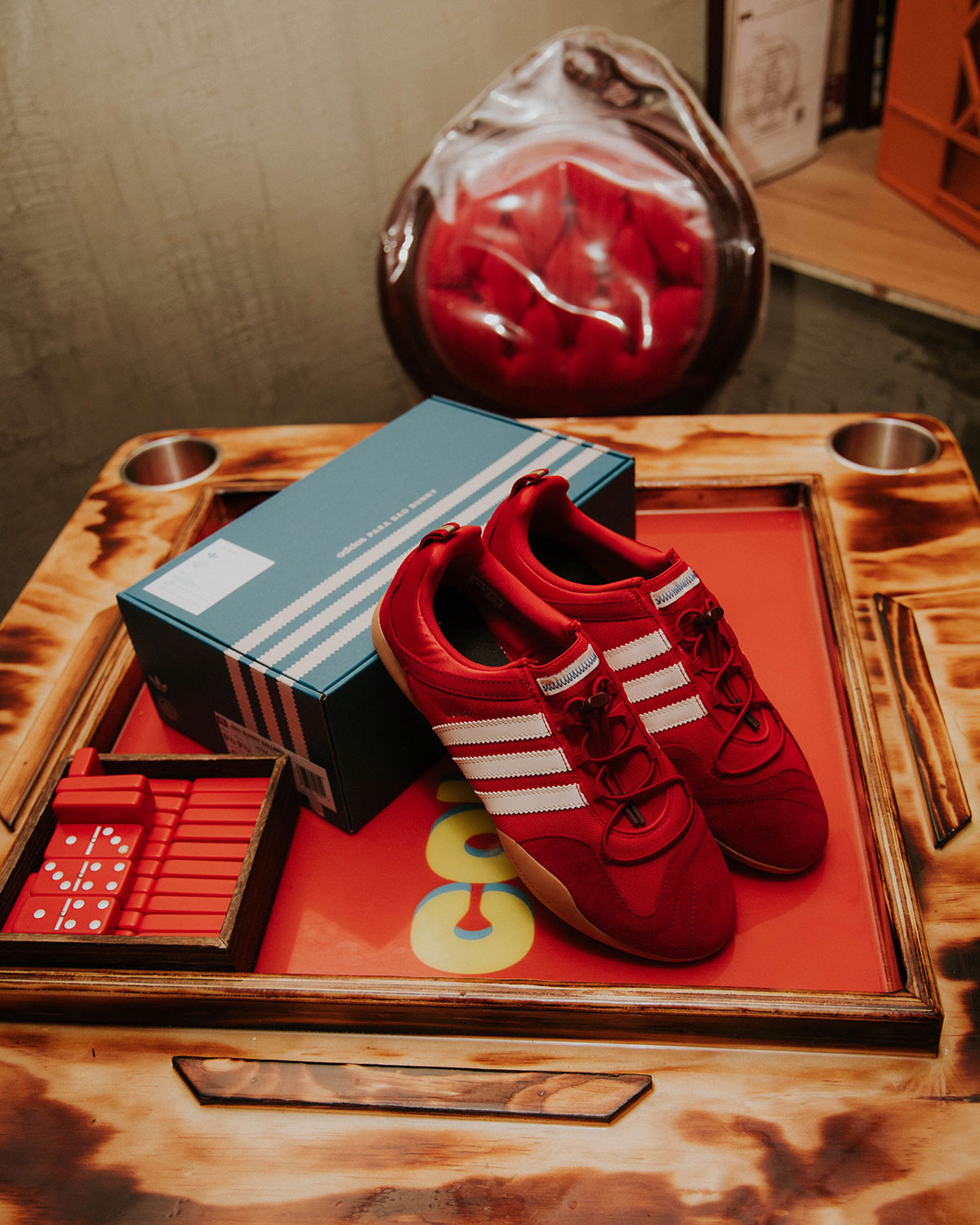 bad-bunny-lanca-adidas-ballerina-flamboyan-red-2