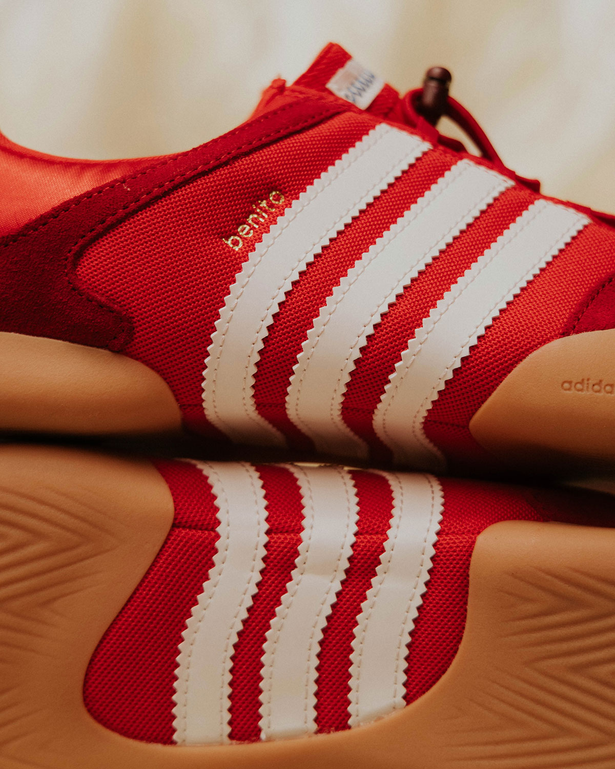 bad-bunny-lanca-adidas-ballerina-flamboyan-red-5
