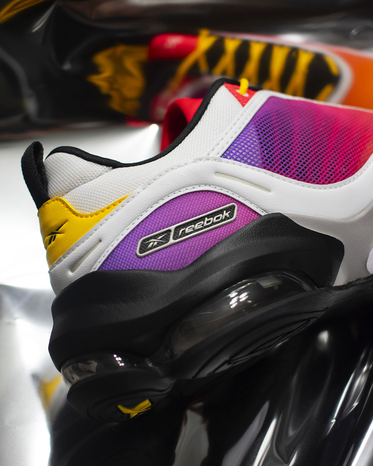 brain-child-reebok-dmx-3000-red-nebula-limitado-5