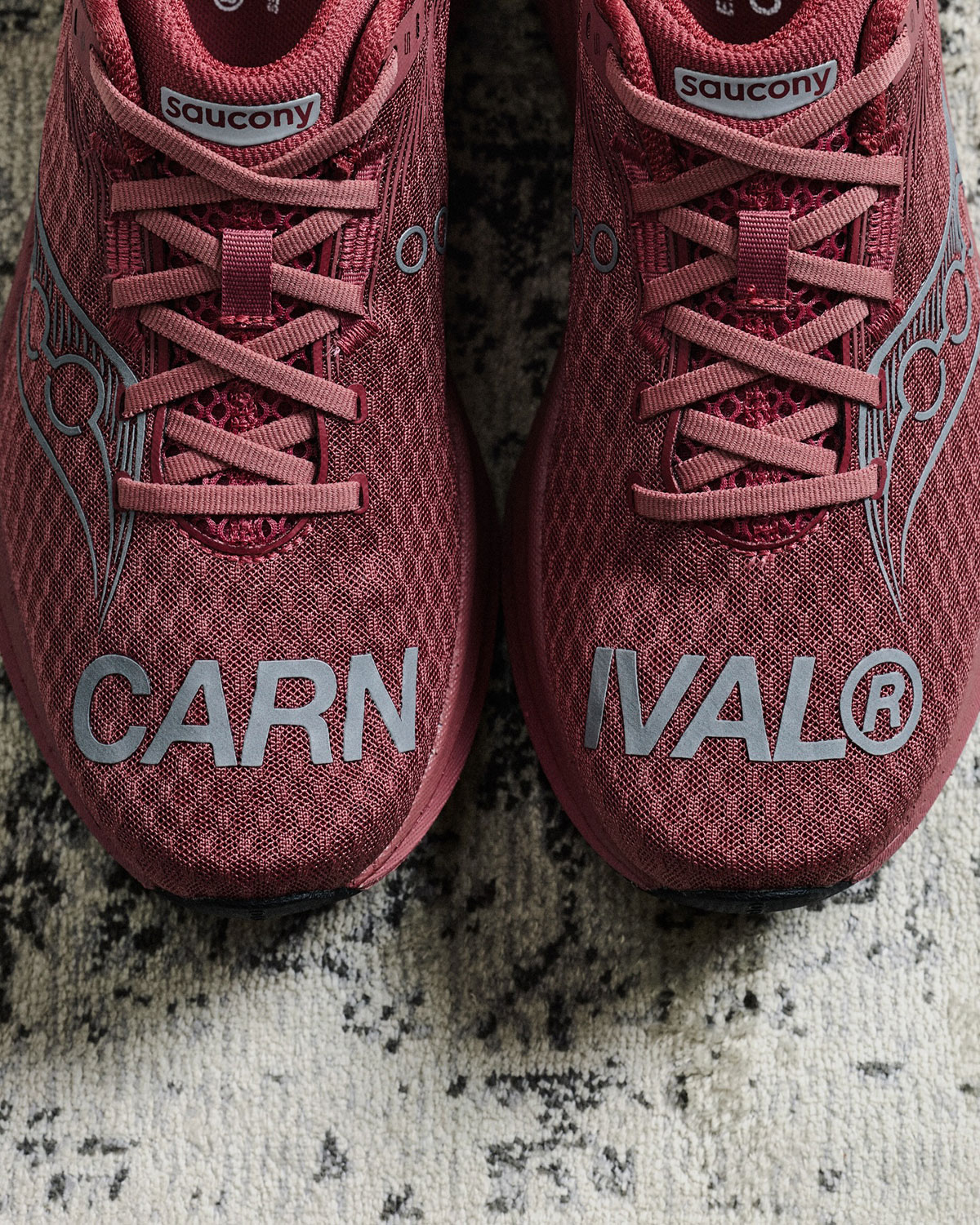 carnival-running-saucony-endorphin-speed-5-dusk-terra-4