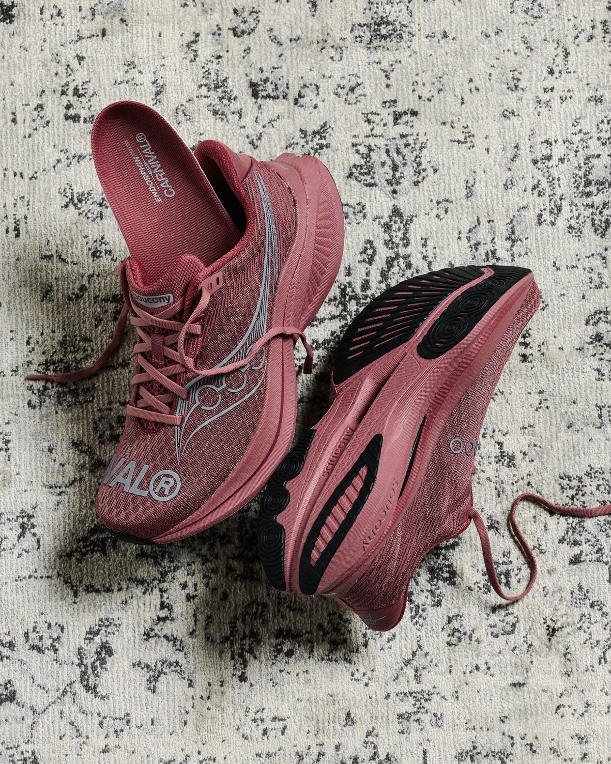 carnival-running-saucony-endorphin-speed-5-dusk-terra-5